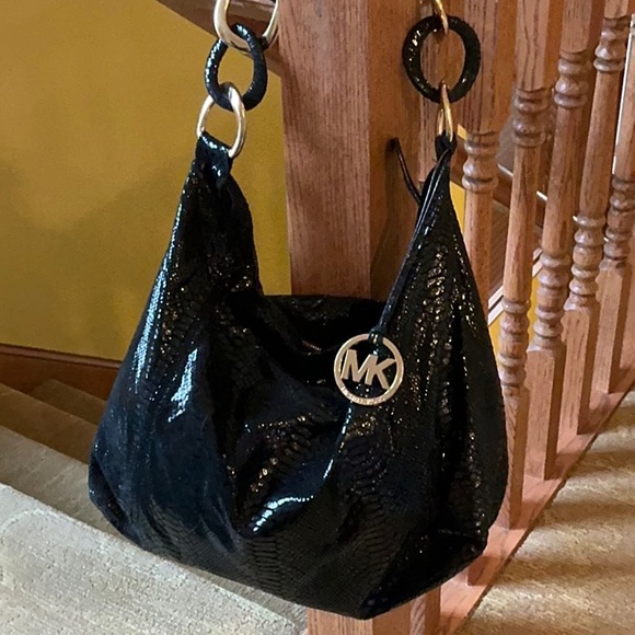 Michael Kors shiny black faux Python/Snakeskin effect slouchy hobo - Picture 1 of 11